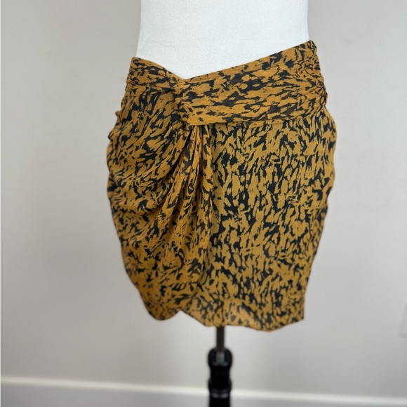 ZARA Women’s Draped Mini Skirt Mustard Black Print Size M - Picture 2 of 9